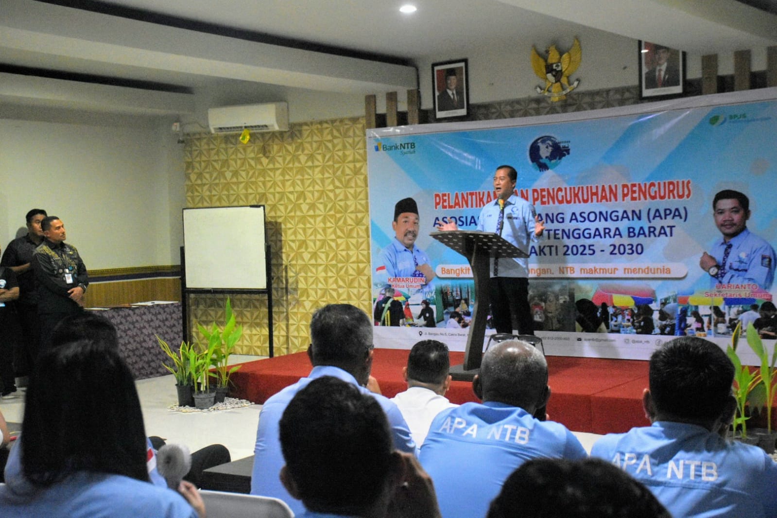Lantik APA Gubernur NTB Miq Iqbal : Pedagang Asongan Ujung Tombak Ekonomi!