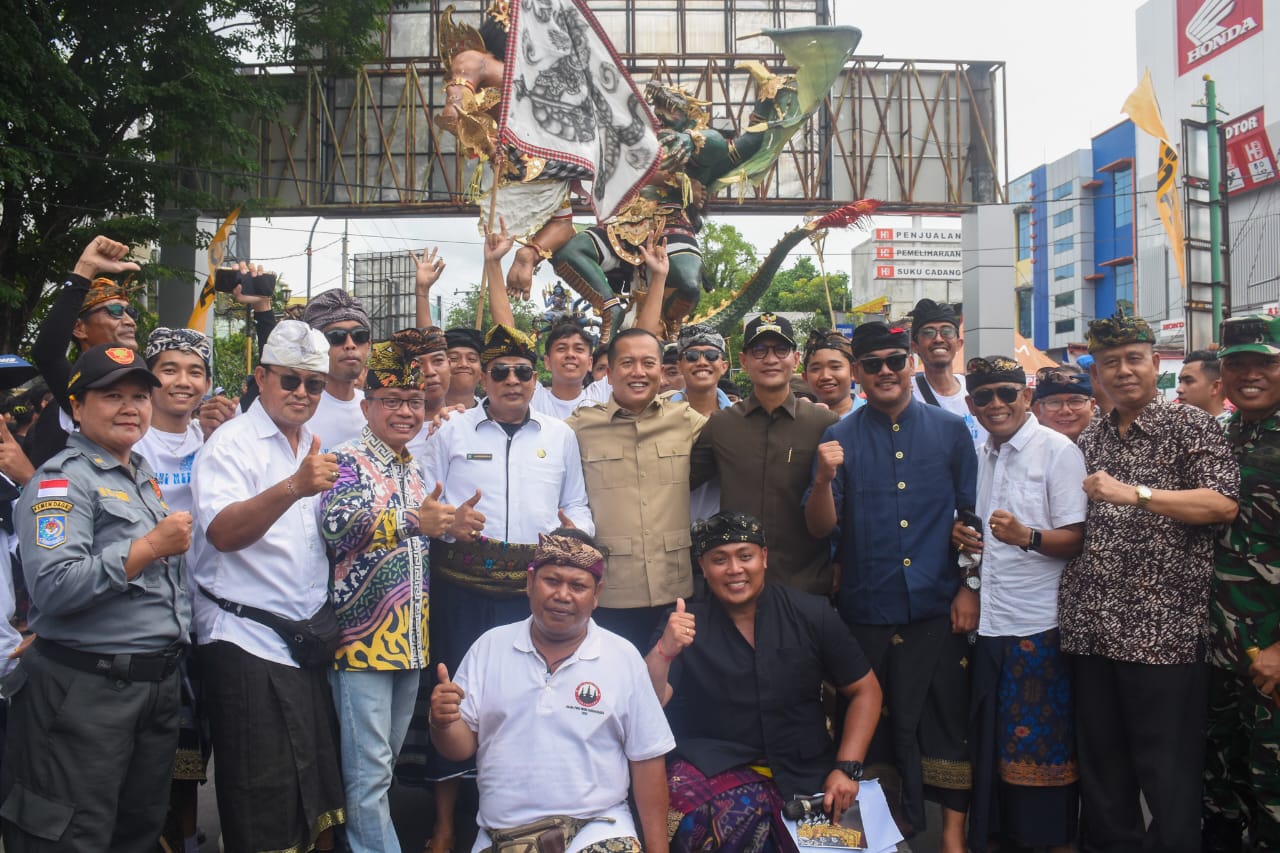 Gubernur NTB Lepas Pawai Ogoh Ogoh Rangkaian Perayaan Nyepi 2025