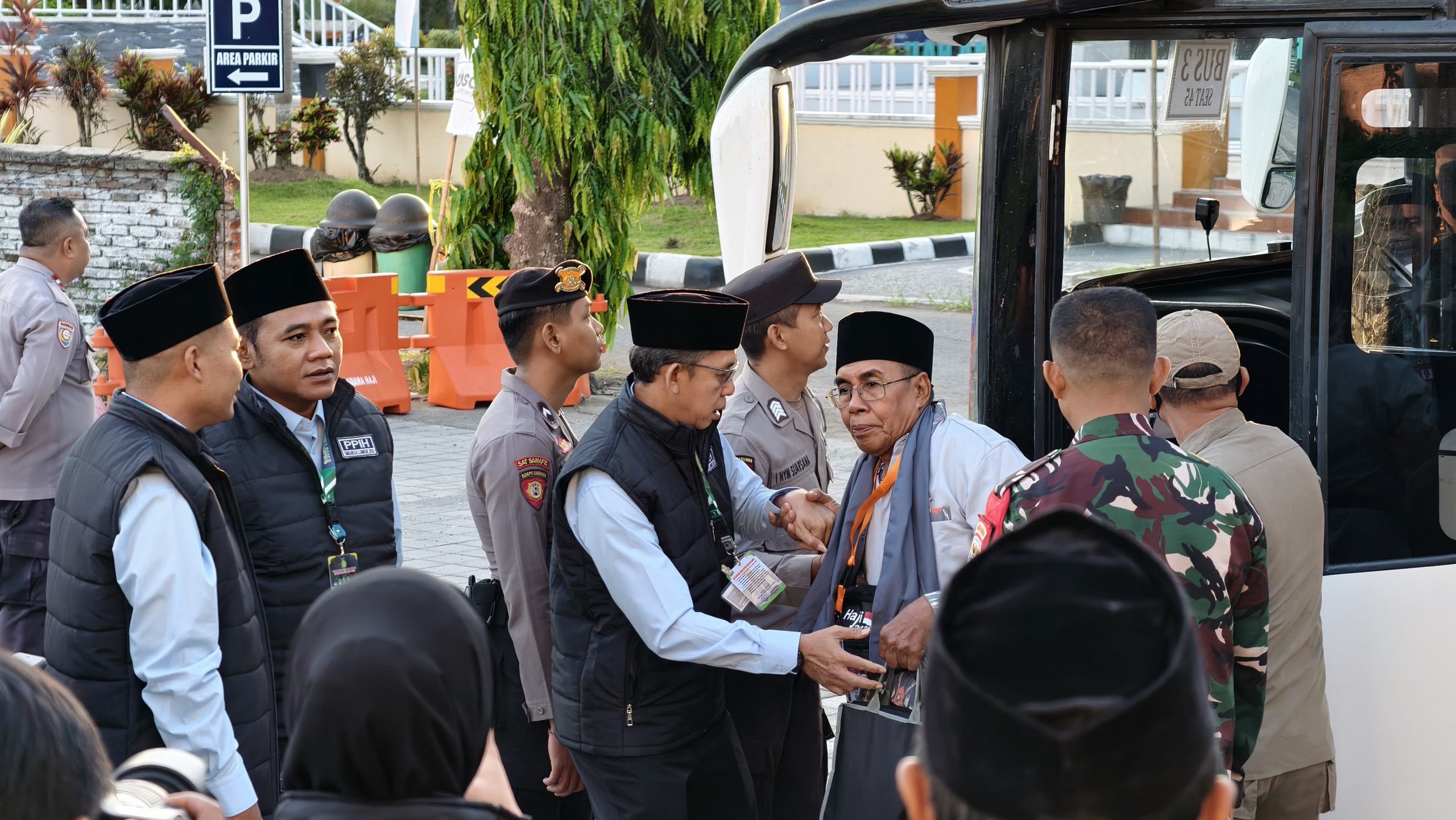 Kloter Pertama Asal Lombok Barat Masuk Asrama Haji