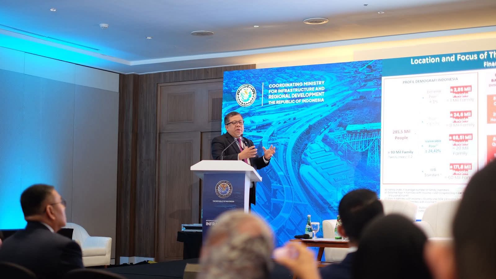 Ambisi Wamen Fahri Hamzah Jadikan Indonesia Miliki “13.000 Maladewa”