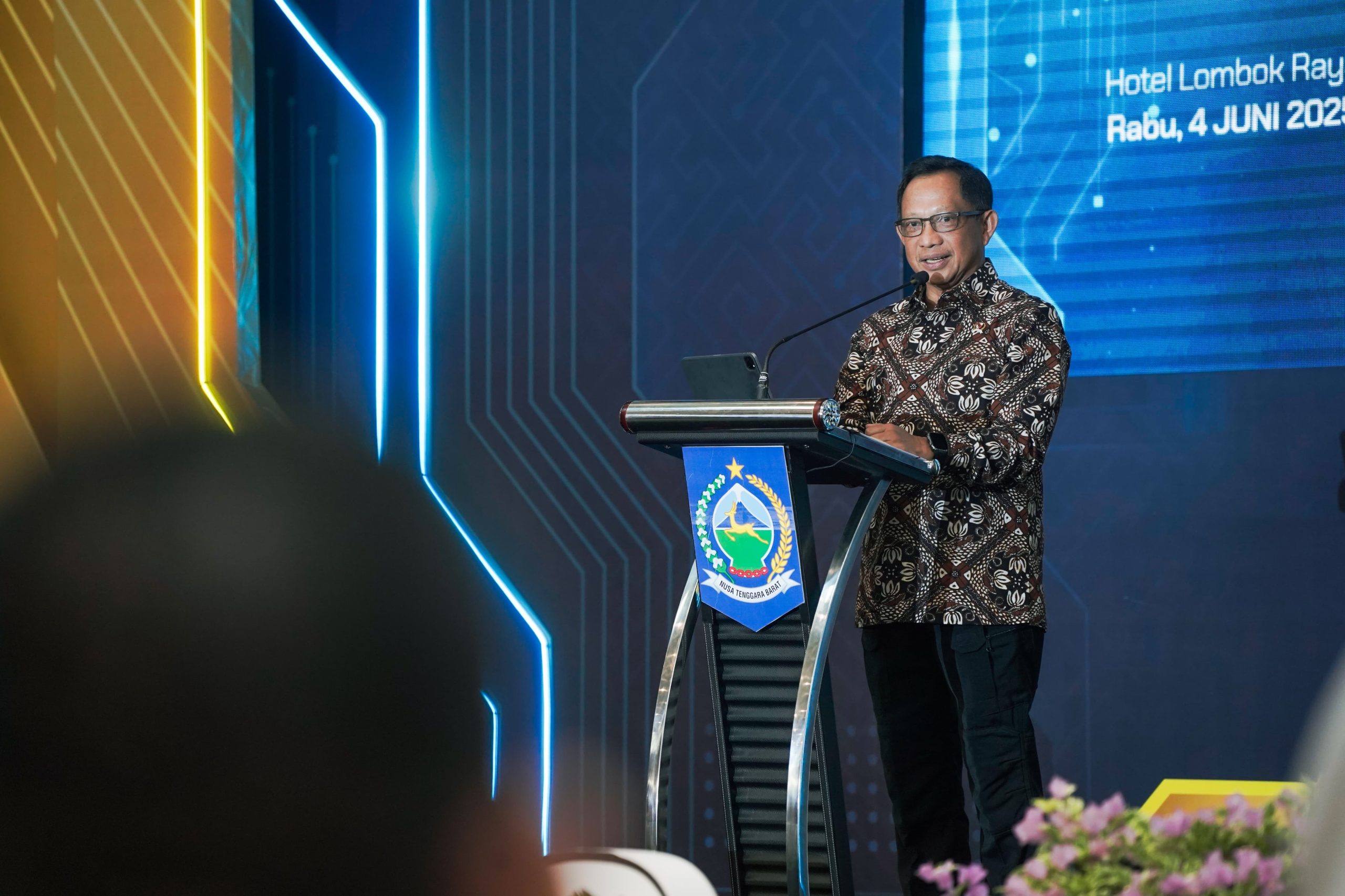 Ekonomi NTB Minus karena Tambang, Mendagri Tito Karnavian Telpon Menteri ESDM