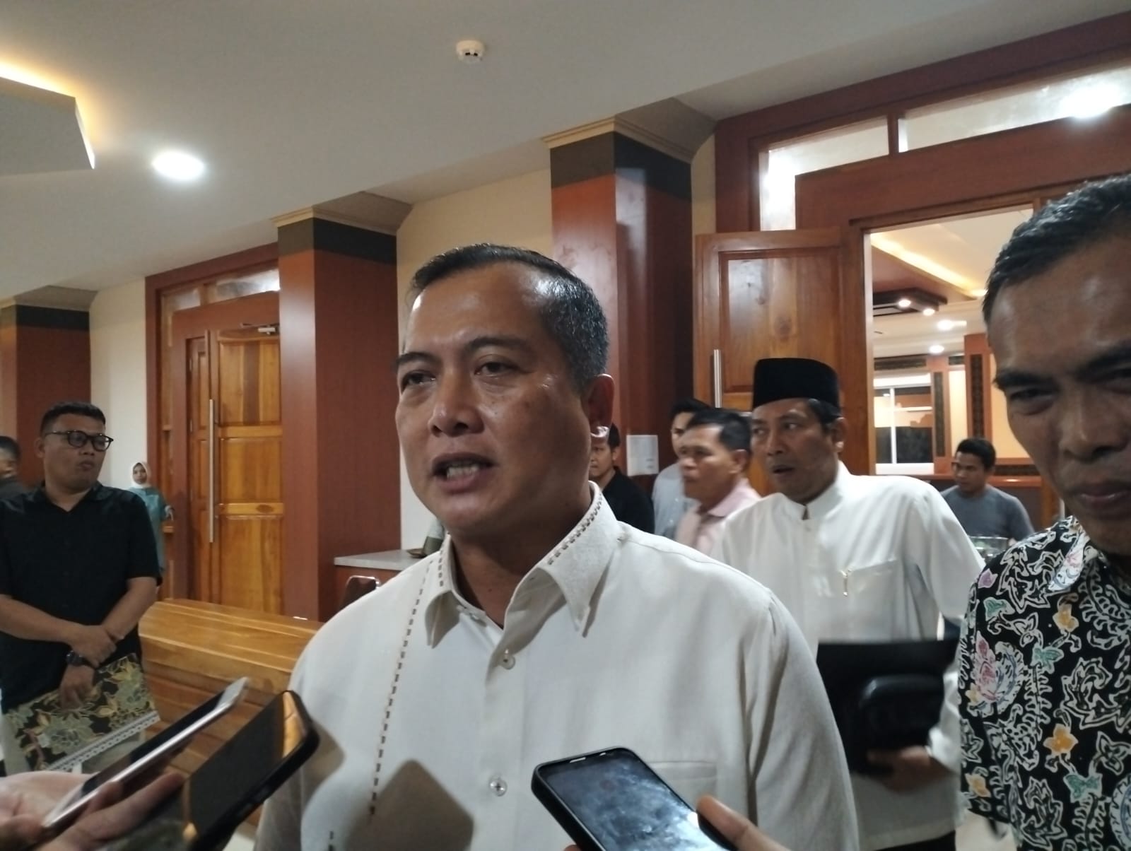 Hinaan Personal, Gubernur Iqbal Minta Keluarga dan Masyarakat Tetap Tenang