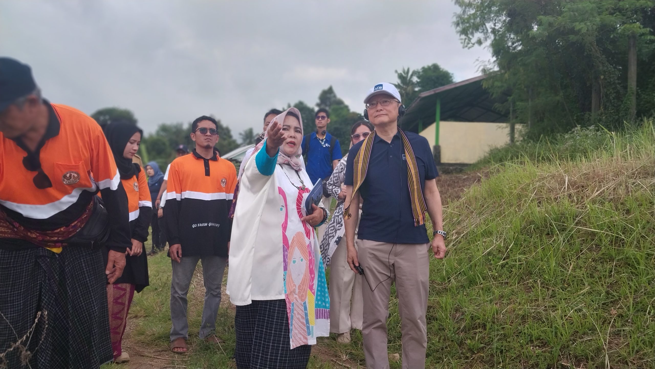 Presiden ADB Mr. Masato Kanda Tinjau Sistem Irigasi Tengker Bantuan ADB di Lombok Tengah