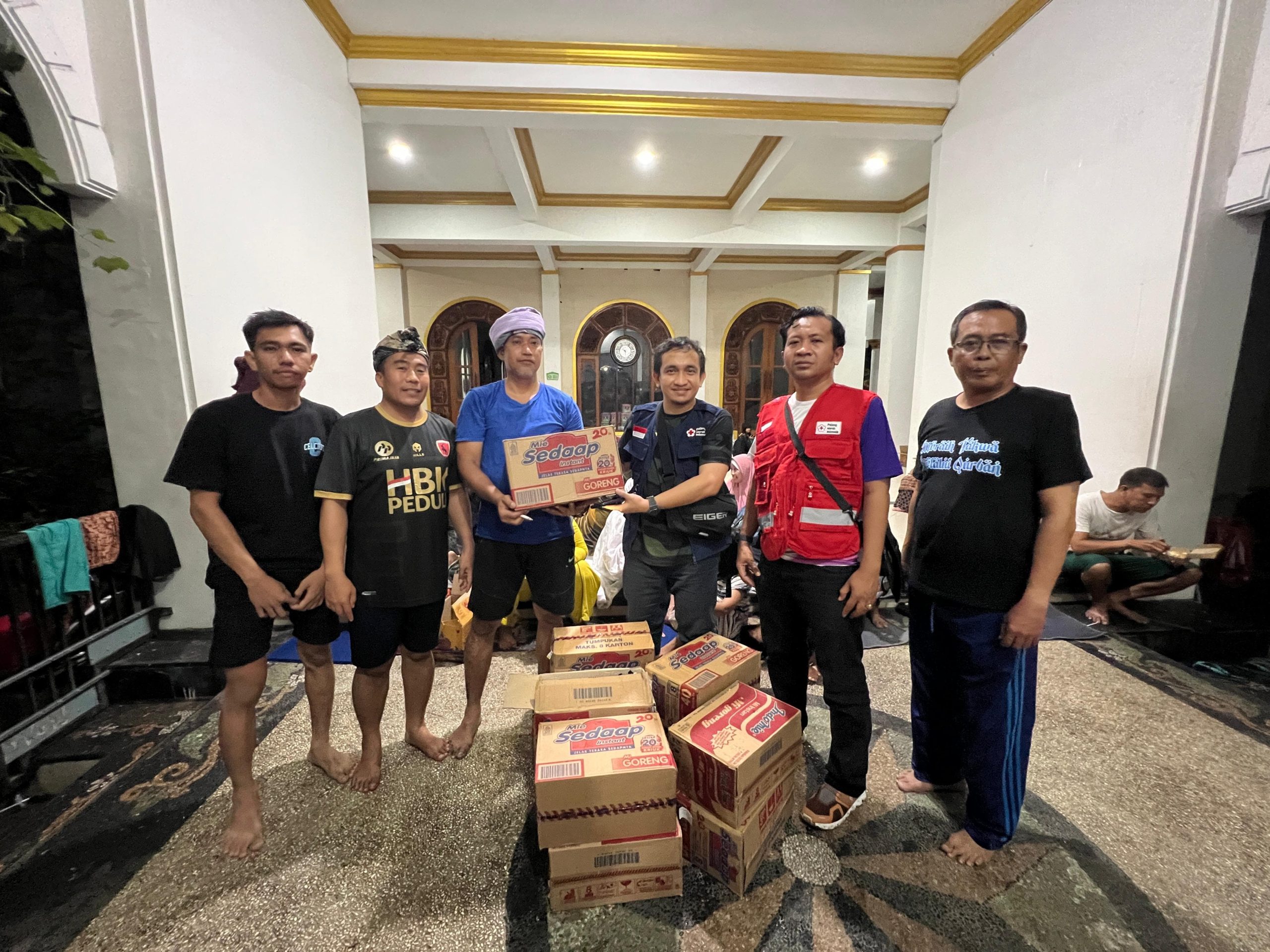 PMI NTB Salurkan Ratusan Bantuan ke Korban Banjir di Mataram