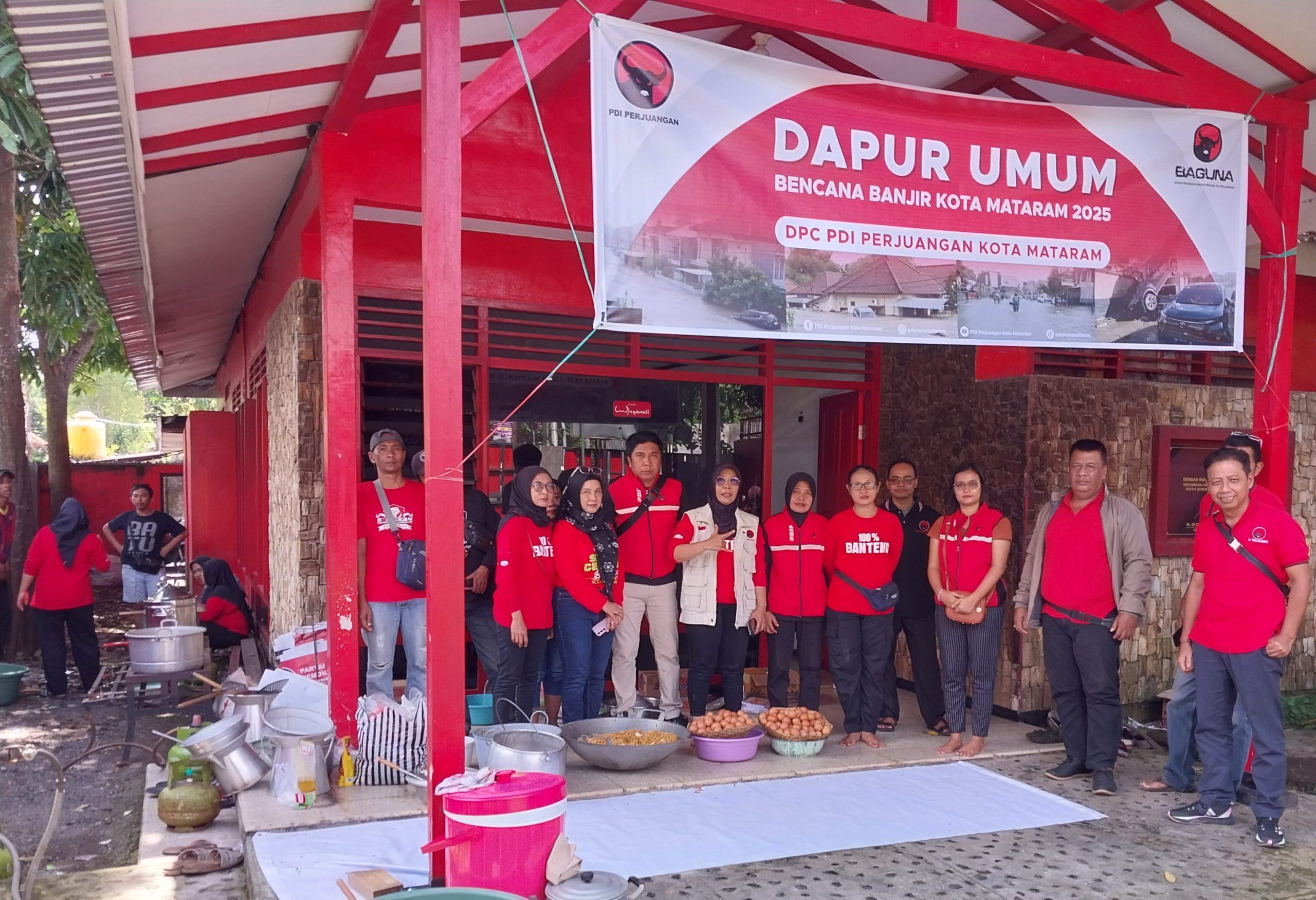 Salurkan 3 Ribu Nasi Bungkus selama Masa Tanggap Darurat, PDIP Kota Mataram Gercep Buka Dapur Umum