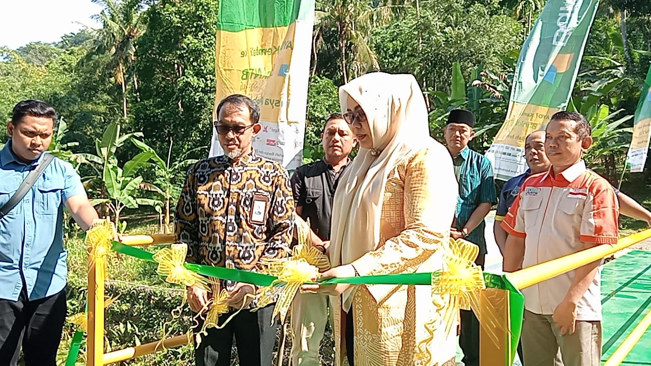 Resmikan Jembatan Amanah, Wagub Dinda : Pemerintah Hadir Sebagai Pelayan Masyarakat