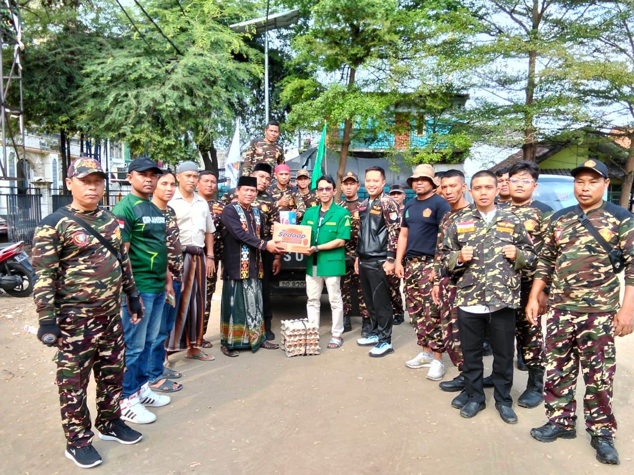 PW GP Ansor NTB Salurkan Bantuan Korban Banjir Mataram