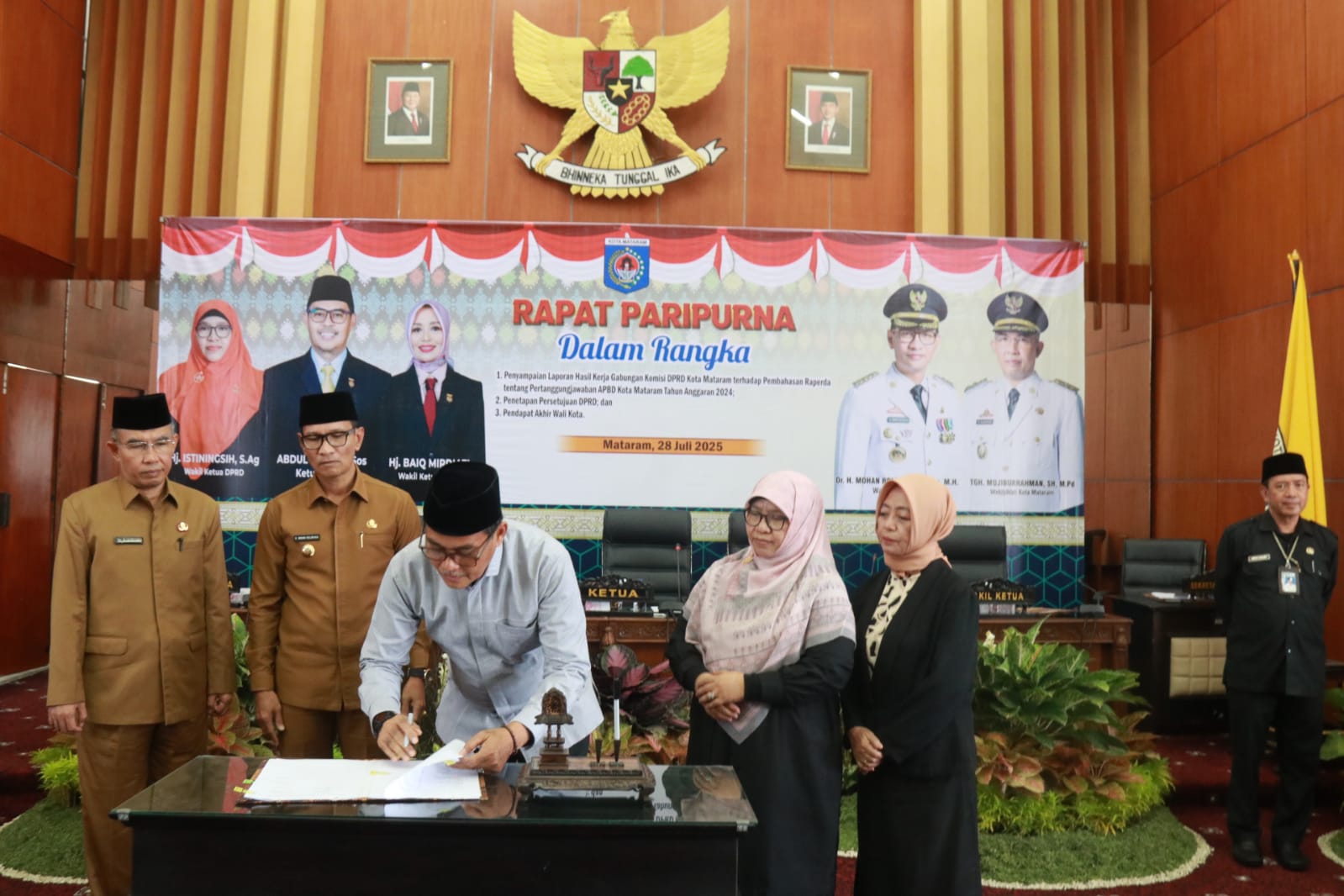 Gabungan Komisi DPRD Kota Mataram Sampaikan Rekomendasi atas LKPJ 2024
