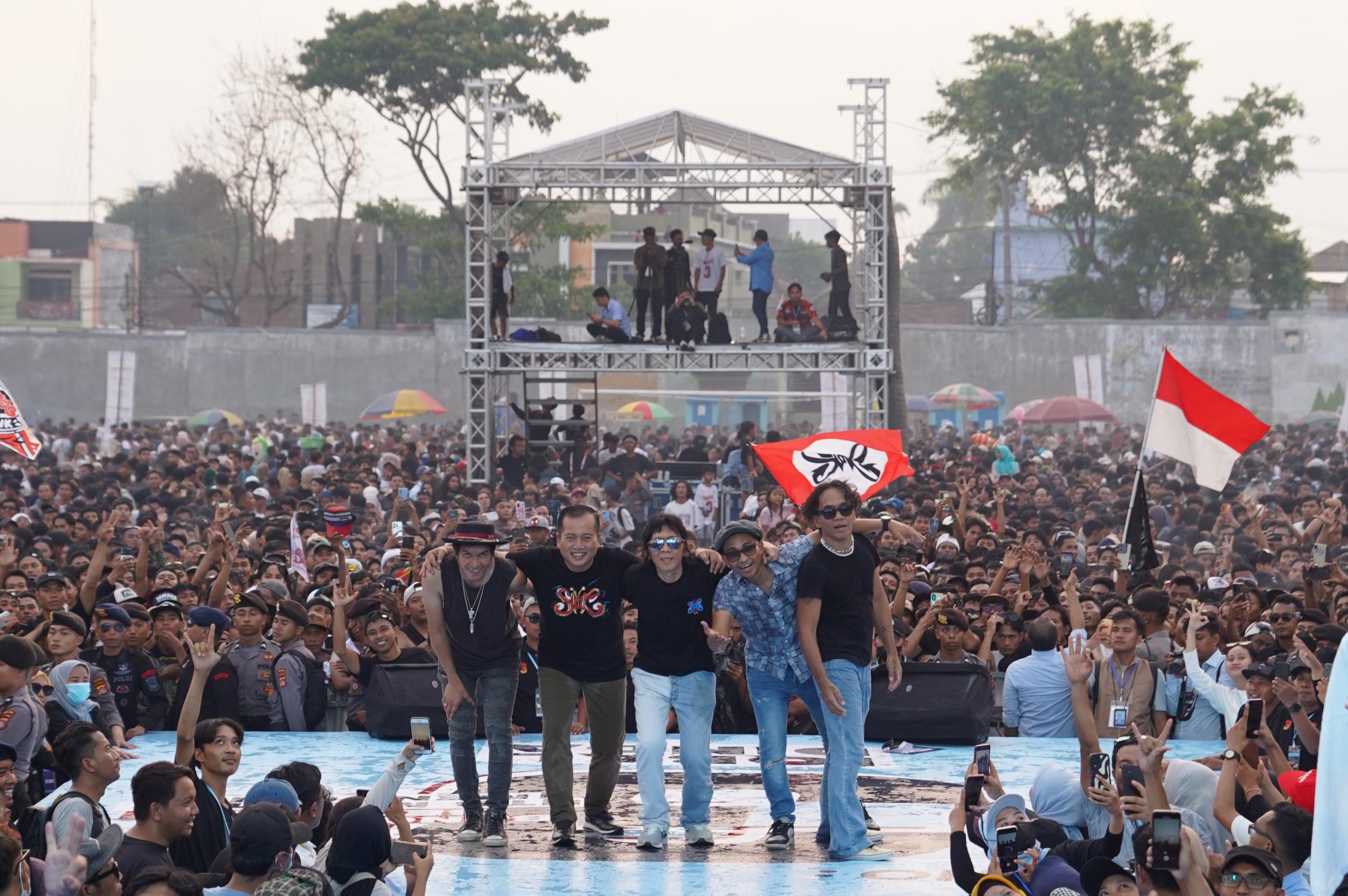 Band Slank Siap Hentak Panggung Penutupan Fornas VIII
