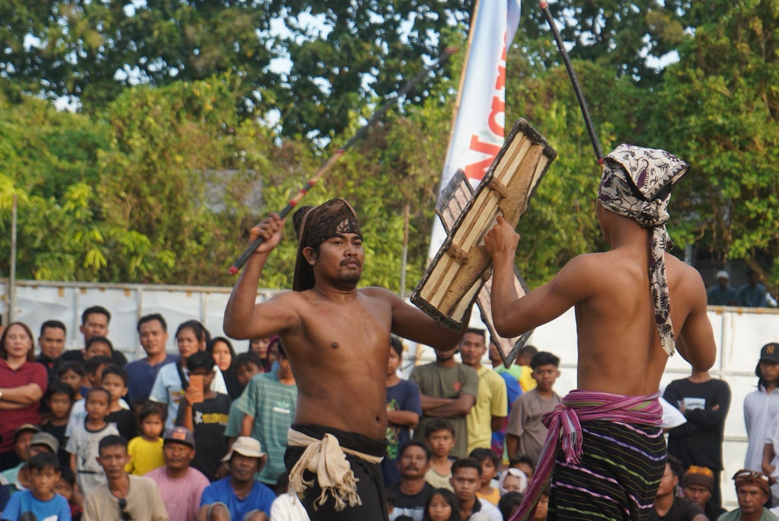 Tradisi Peresean Simbol Kesatria Sasak Yang Harus Dilestarikan Untuk NTB Mendunia