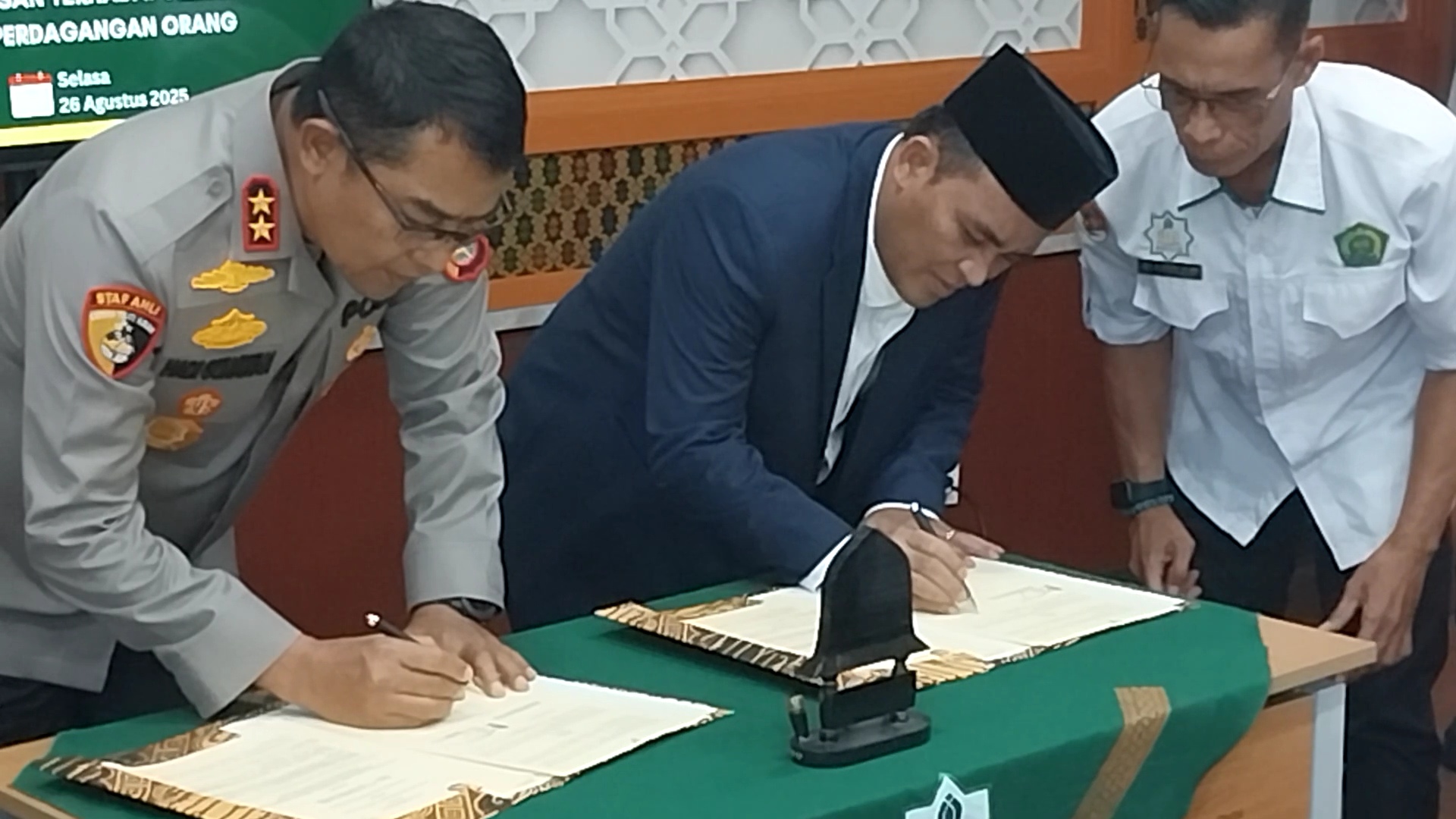 UIN Mataram dan Polda NTB Teken MoU Pencegahan Kekerasan Perempuan, Anak dan Human Trafacking