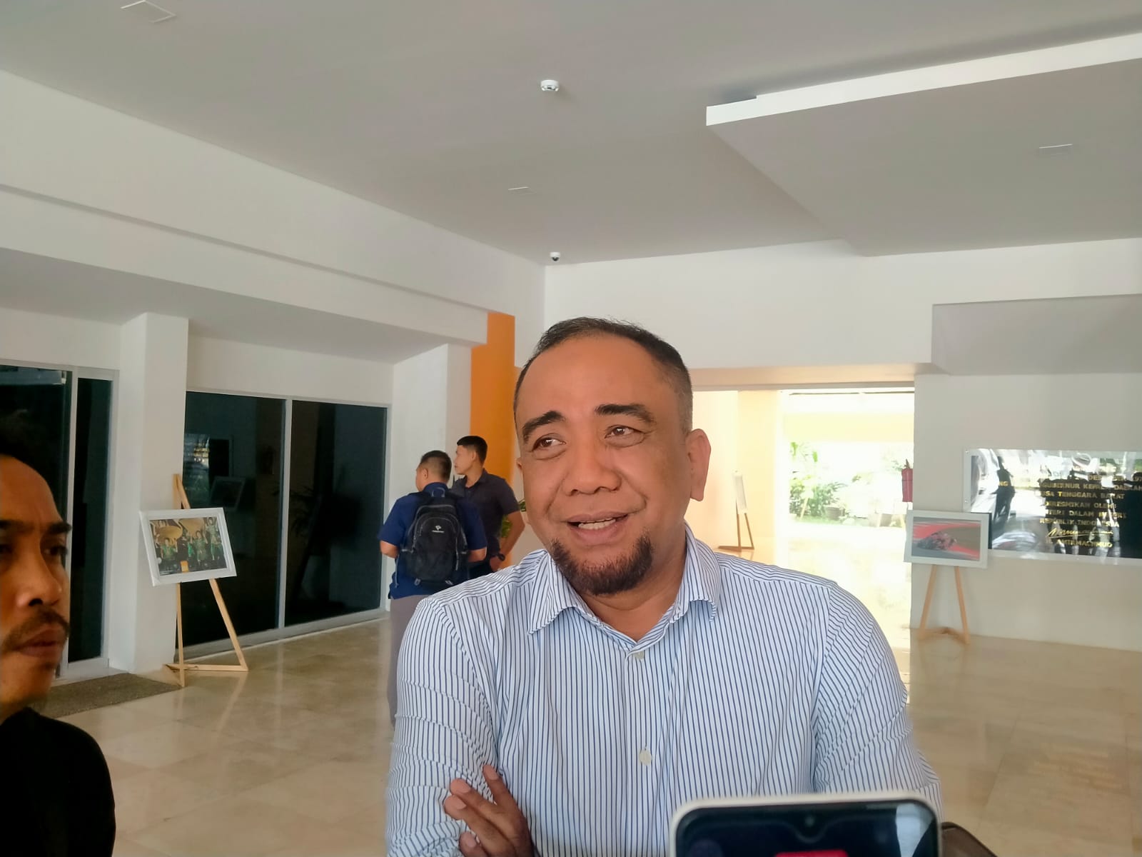 Gedung Ludes Terbakar, Lalu Arif : Kami Siap Bekerja Dimana Saja