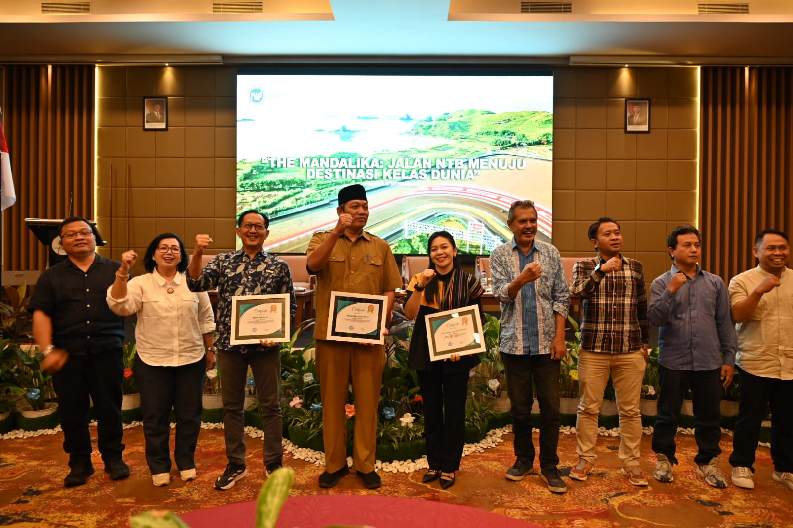 Forum Wartawan Parlemen NTB Gelar Diskusi Publik ; Jalan Menuju Destinasi Wisata Kelas Dunia
