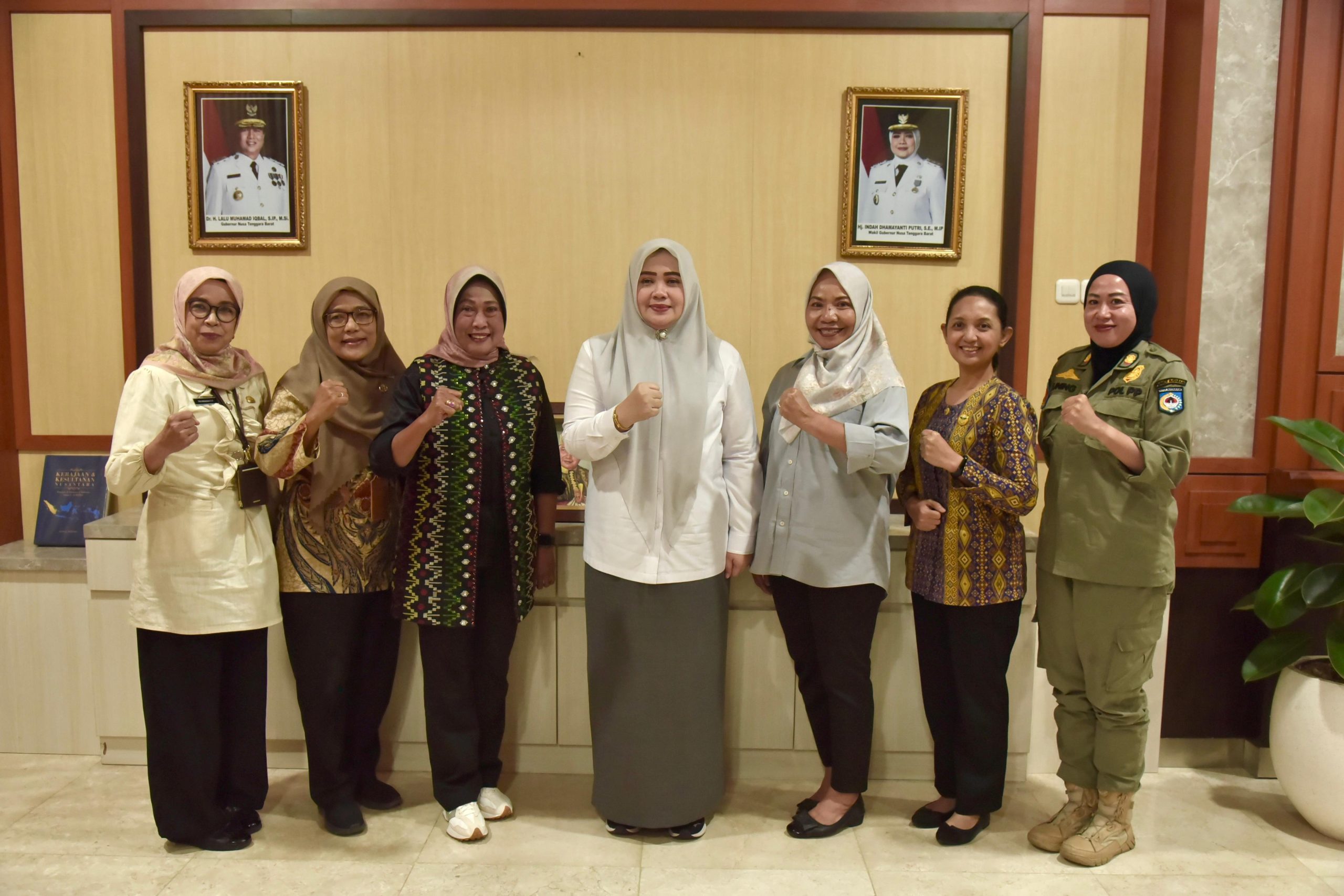 Wagub NTB Dorong PERWOSI Lebih Dekat dengan Masyarakat Lewat Senam Sehat