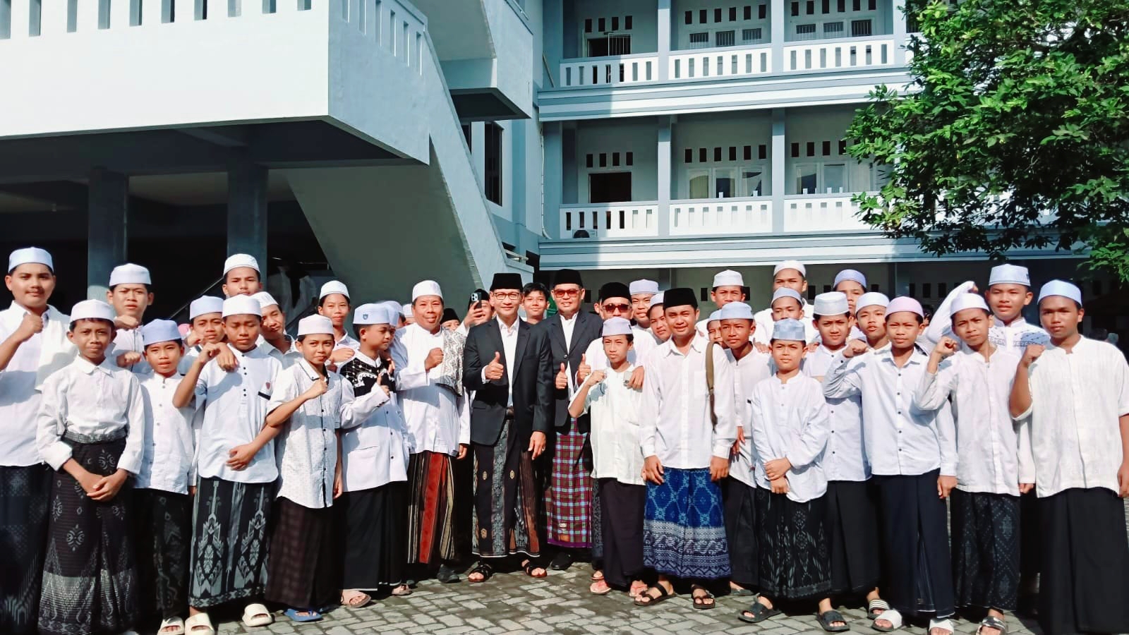 Ketua DPRD Mataram Abdul Malik: Santri Harus Jadi Generasi Digital Berakar Tradisi