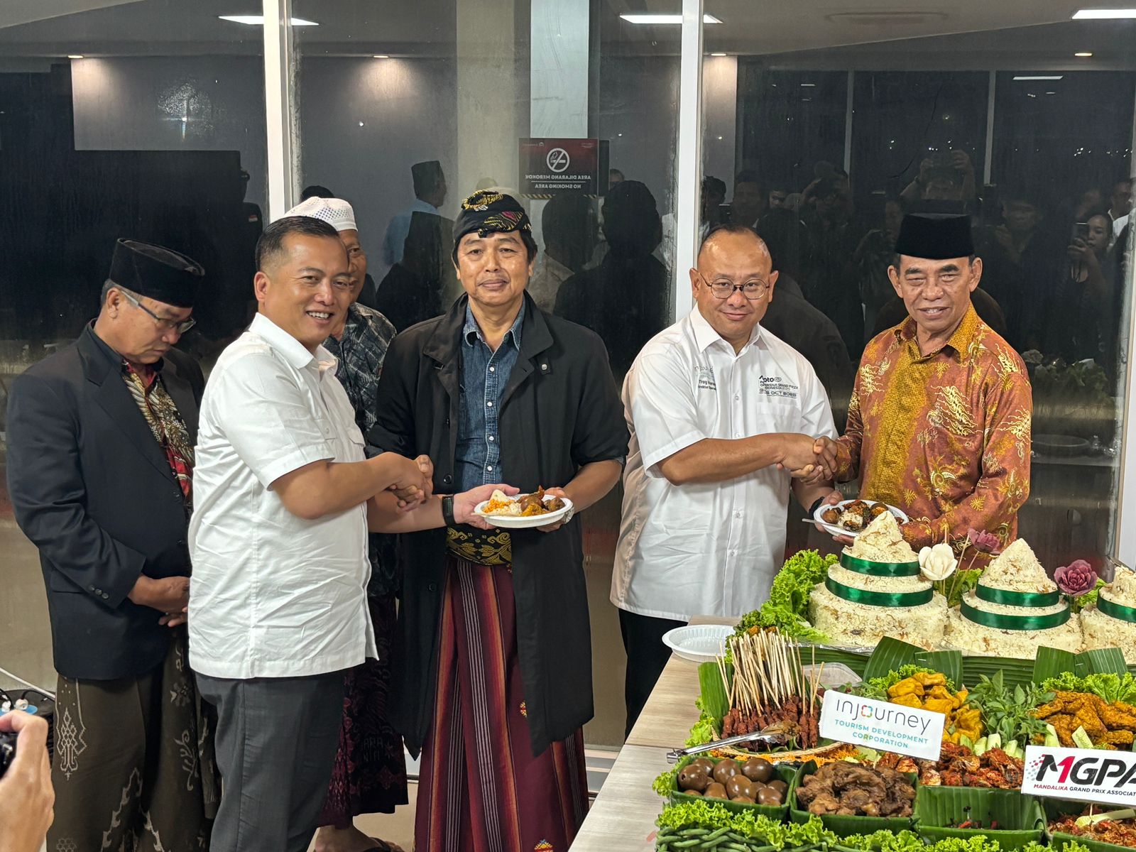 MotoGP Mandalika 2025 Lestarikan Budaya Lokal “Betabeq”