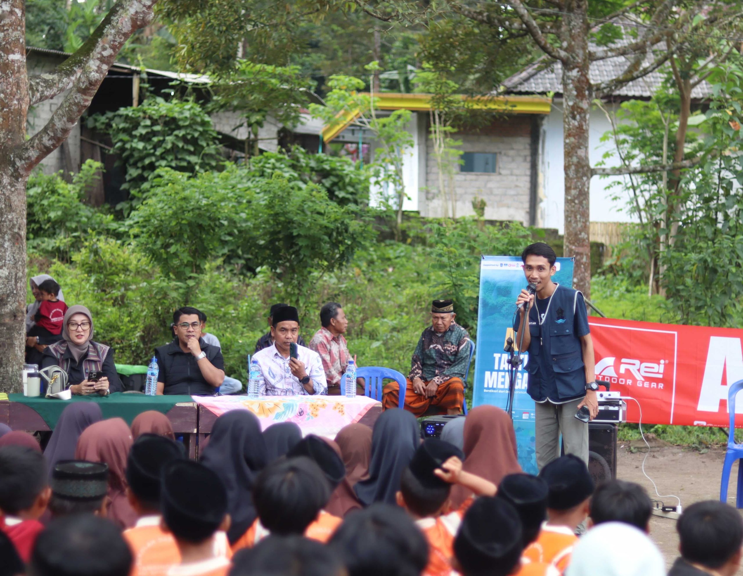 Tastura Mengajar Gandeng PDAM Lombok Tengah dan TP PKK NTB Kuatkan Literasi Siswa