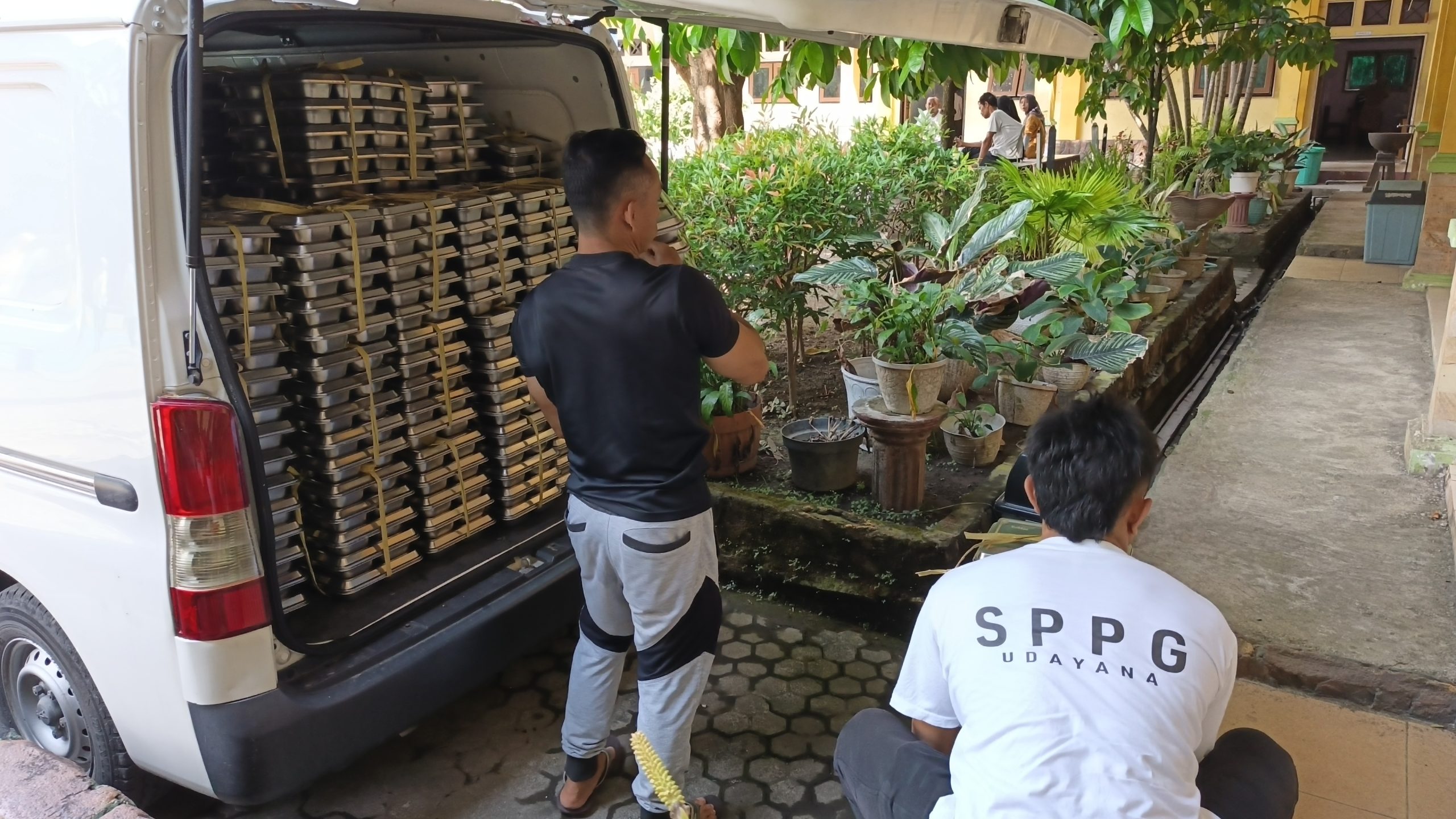 Baru Satu Dapur MBG di Mataram Kantongi Sertifikat SLHS 