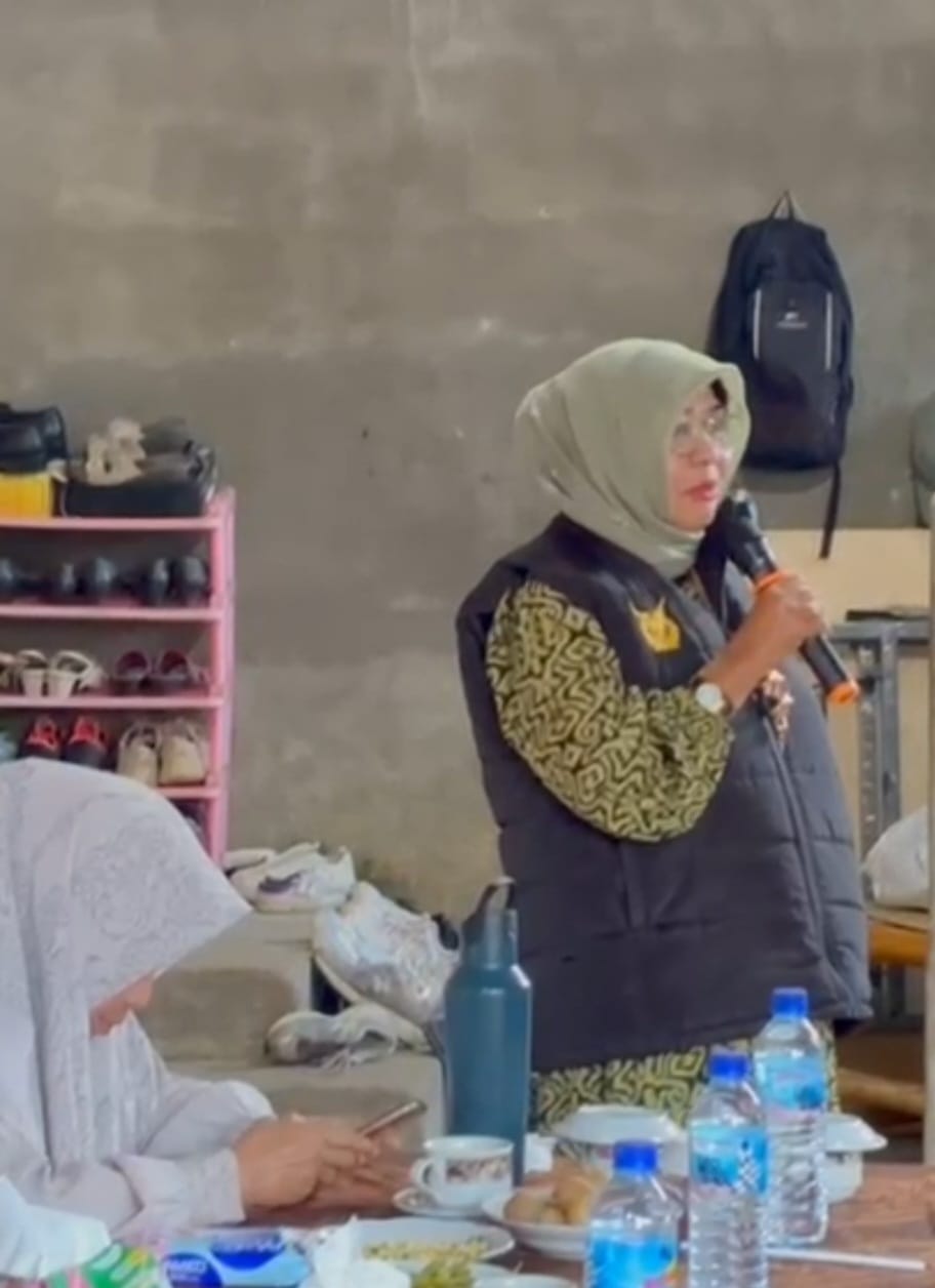 Ketua DPRD NTB Ajak Ratusan Perempuan Sembalun Jaga Keindahan dan Kelestarian dari Sampah