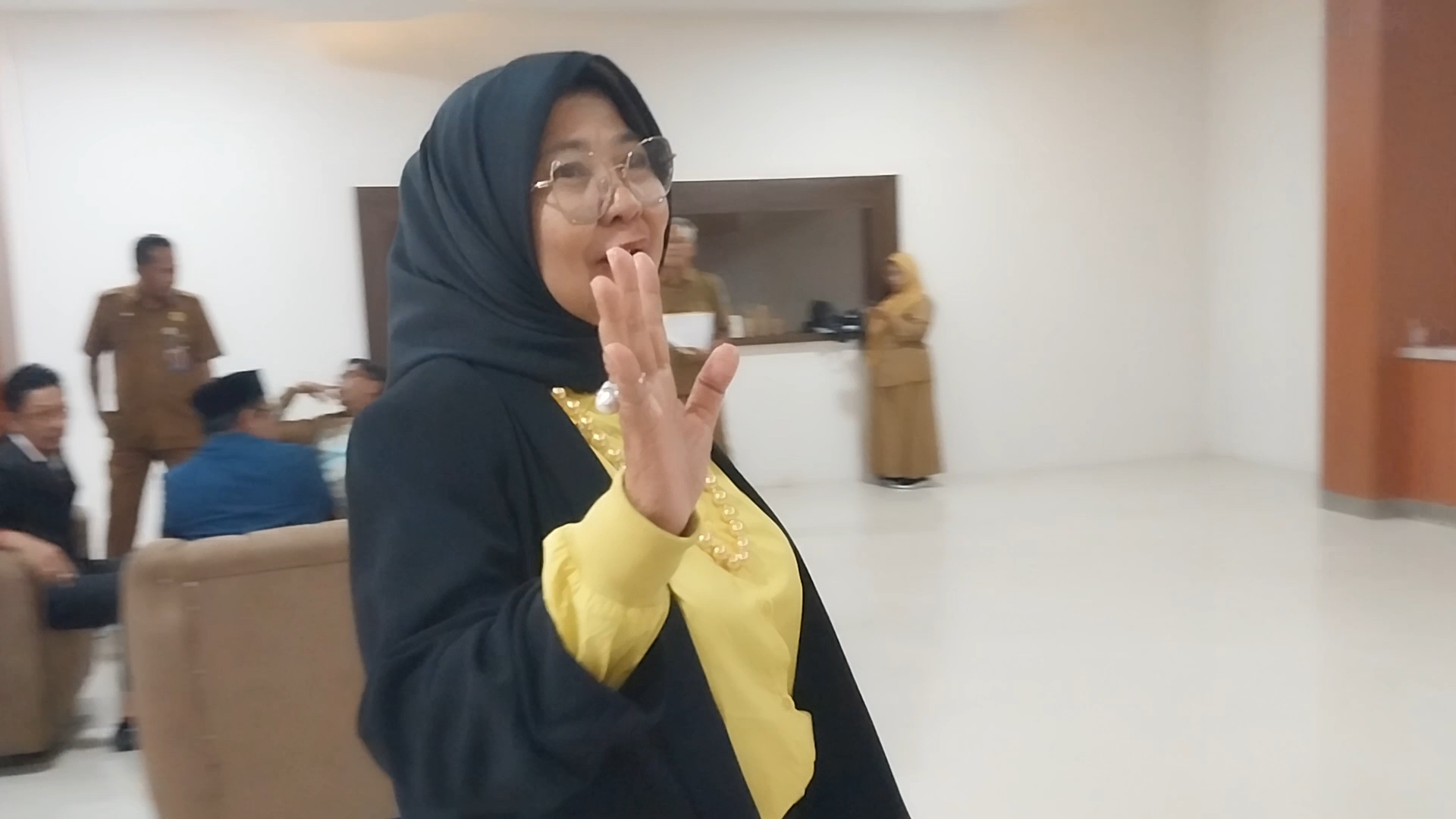 HK Ditahan, Ketua DPRD NTB Baiq Isvie Pilih Tak Komentar