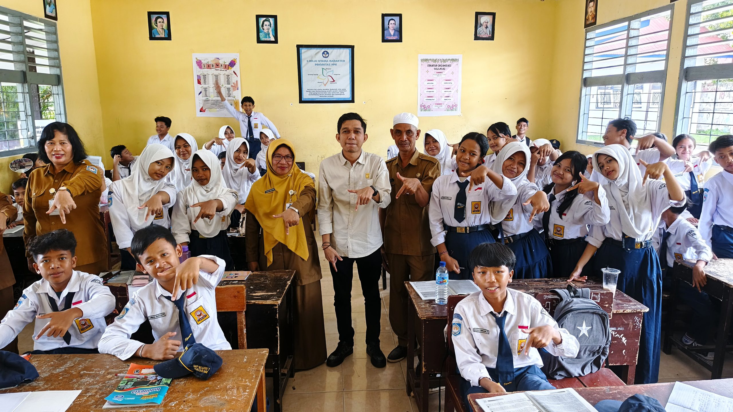 Dihadapan Mas Dewan, Siswa SMPN 7 Mataram Teriak Minta FDS Dilanjutkan
