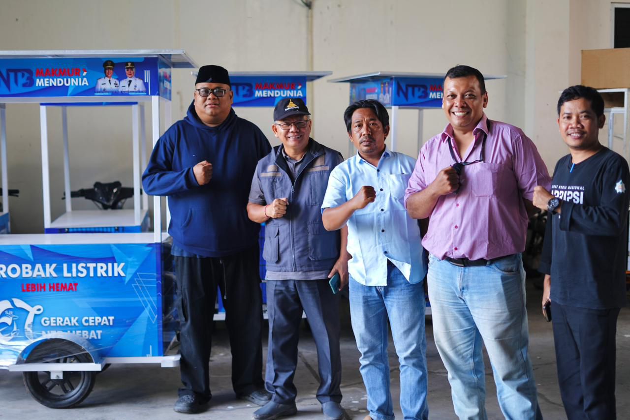 Dorong UMKM Naik Kelas Menuju NTB Mendunia, BRIDA NTB Serahkan Hibah Gerobak Listrik Ramah Lingkungan