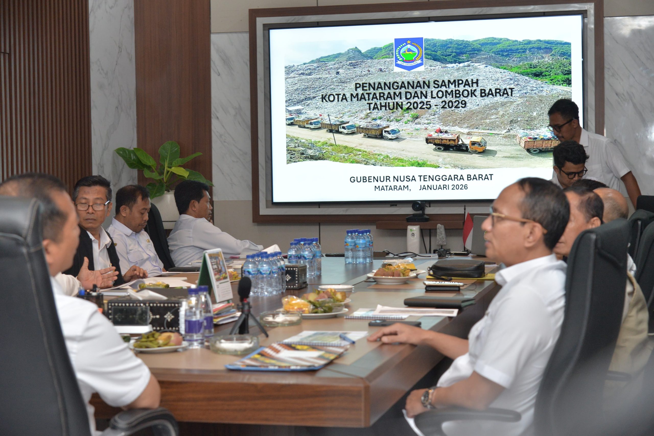 Gubernur NTB Duduk Bersama Wali Kota Mataram dan Bupati Lombok Barat, Sepakati Langkah Terukur Tangani Sampah