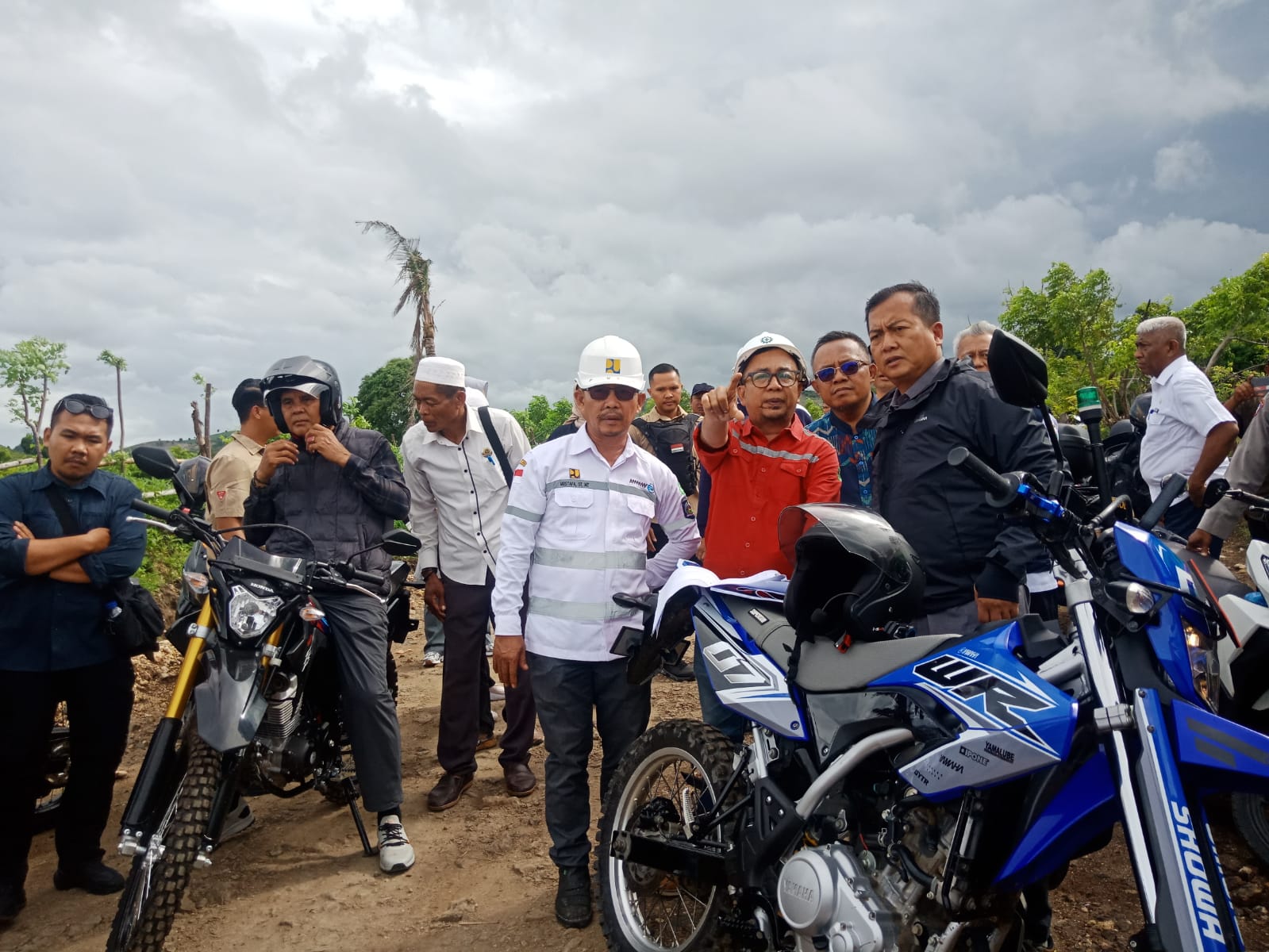 Gubernur Miq Iqbal dan Bupati Jarot “Gas” Tinjau Jalur Lintas Moyo