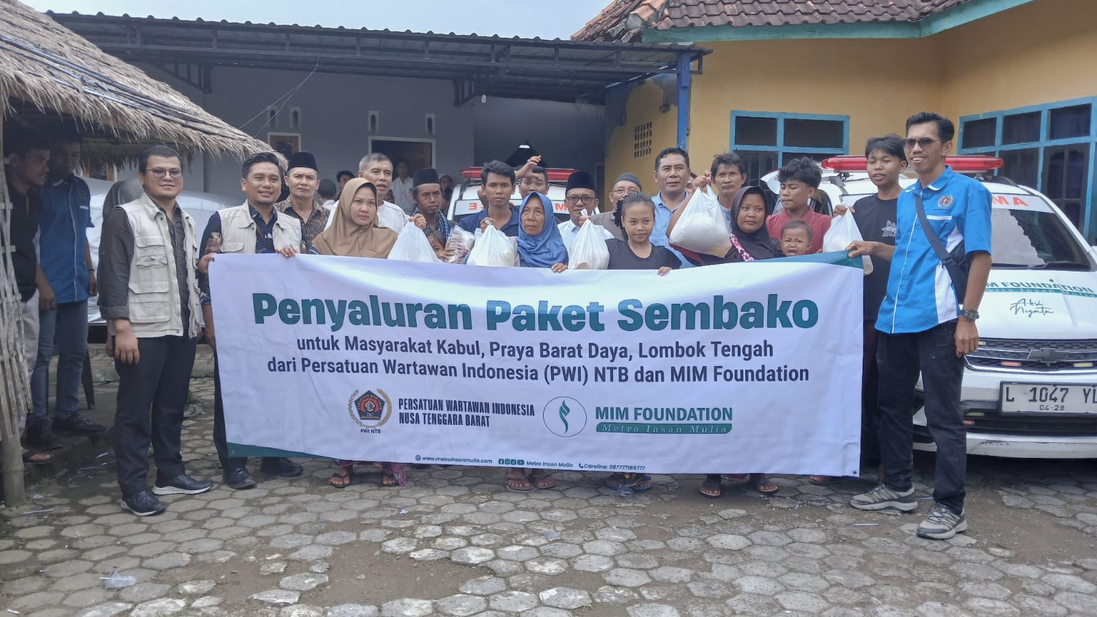 PWI NTB Bersama MIM Foundation Salurkan Ratusan Paket Sembako untuk Ringankan Baban Korban Banjir di Desa Kabul Lombok Tengah