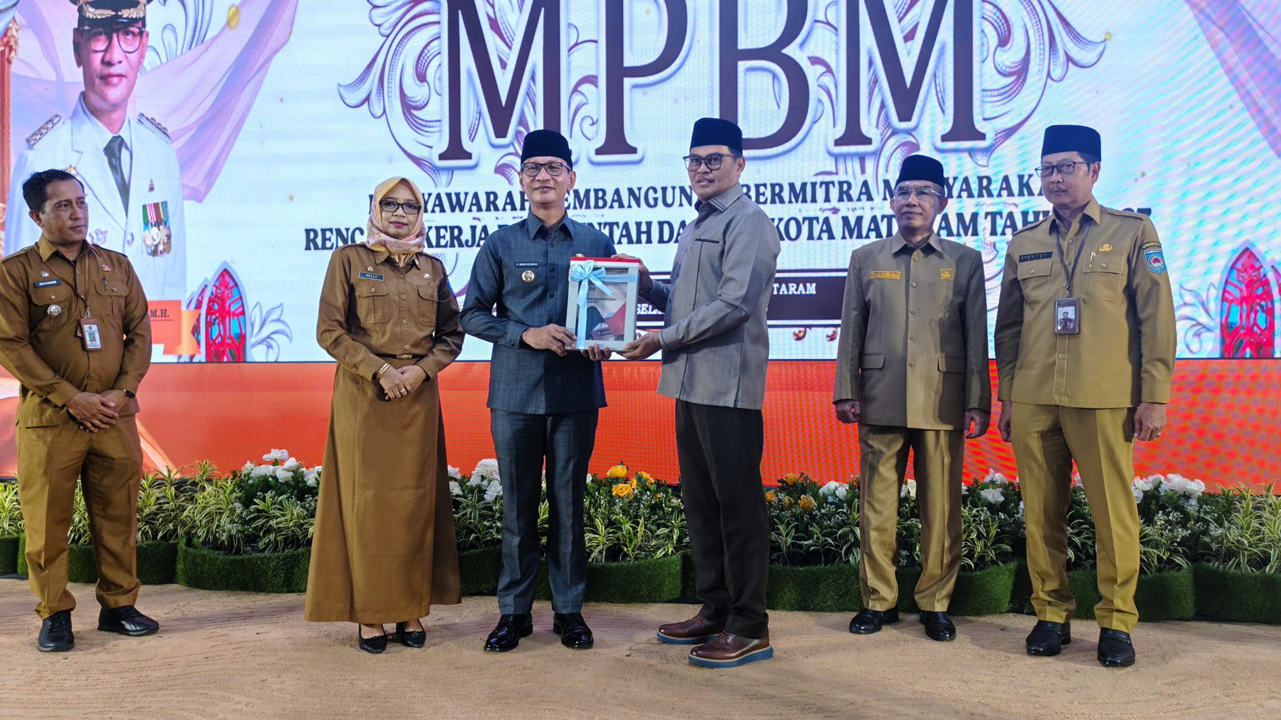 Ketua DPRD Mataram Serahkan Pokir 2027 Hasil Reses dalam Forum MPBM