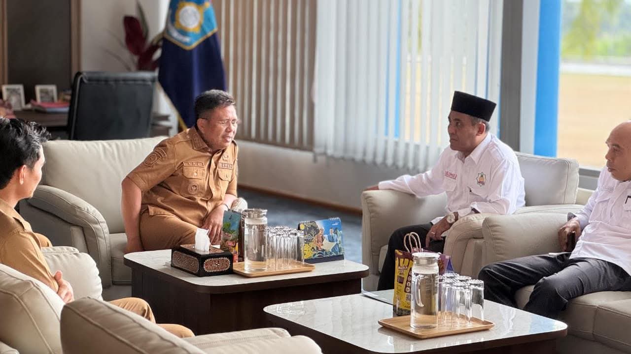 Perkuat Dukungan Mukhtamar NU di NTB, Rektor UINMA Prof Masnun Silaturrahmi ke Bupati Lobar