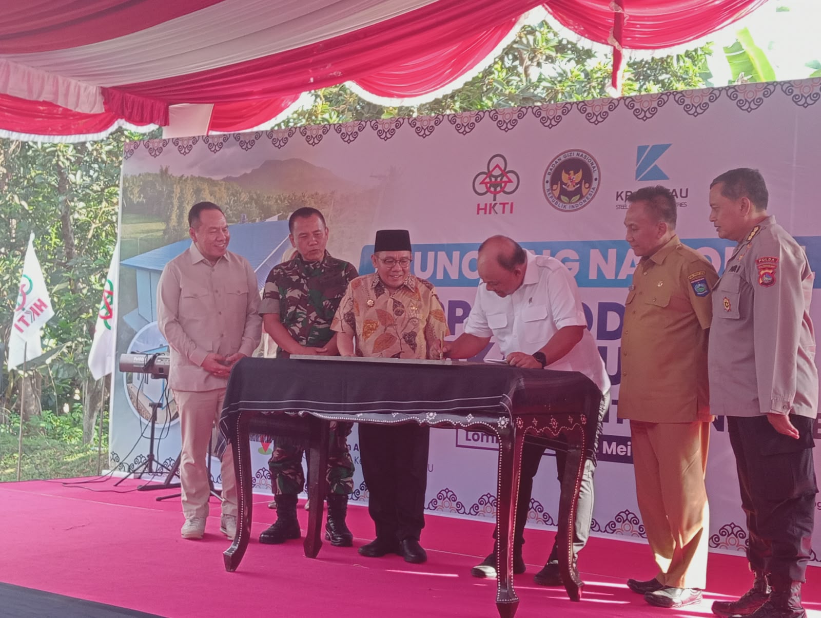 Kepala BGN Launching Nasional SPPG Modular 3T di Kabupaten Lombok Utara