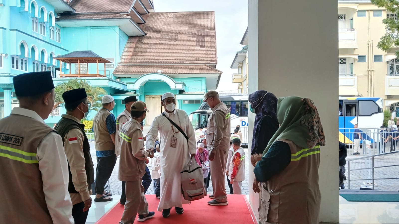 393 Jamaah Haji Kloter 3 Lombok Barat Tiba di Tanah Air