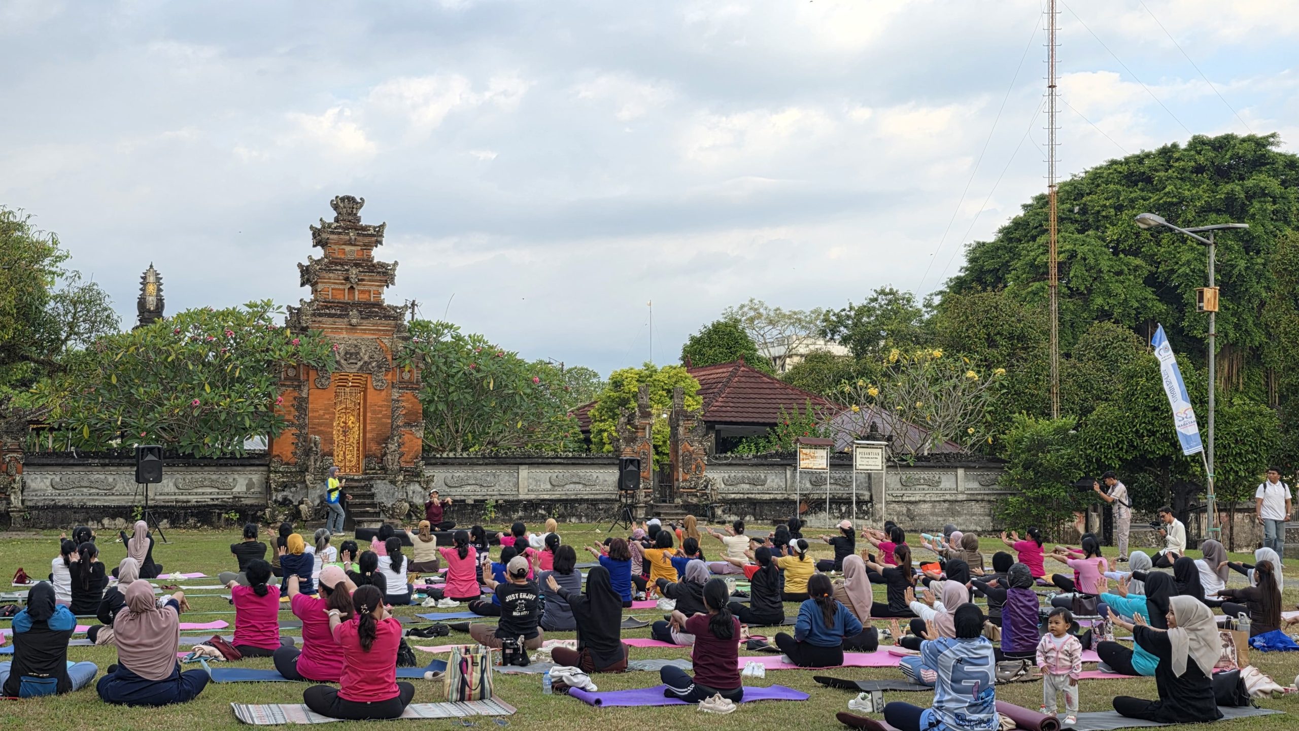Mayura Heritage Yoga Campaign, Memadukan Kebugaran dan Pelestarian Warisan Budaya Mataram