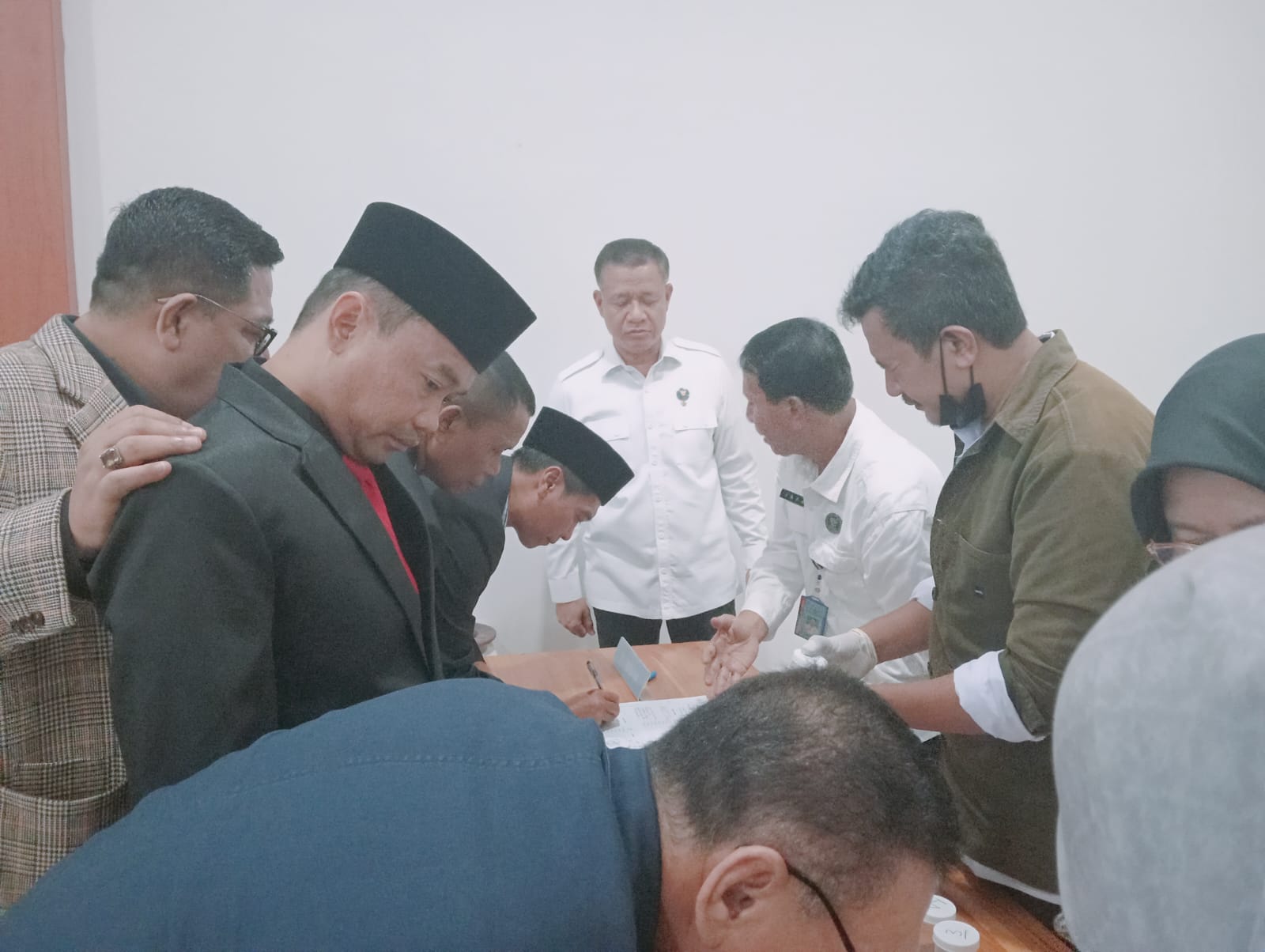 Usai Sidang Paripurna, Anggota DPRD NTB Mendadak Dites Urine
