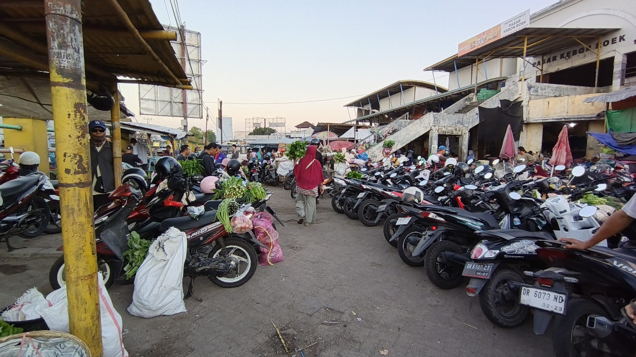 Oknum Jukir Diduga Jual Lahan Pasar, Disdag Mataram Minta Parkir Dikelola Kepala Pasar