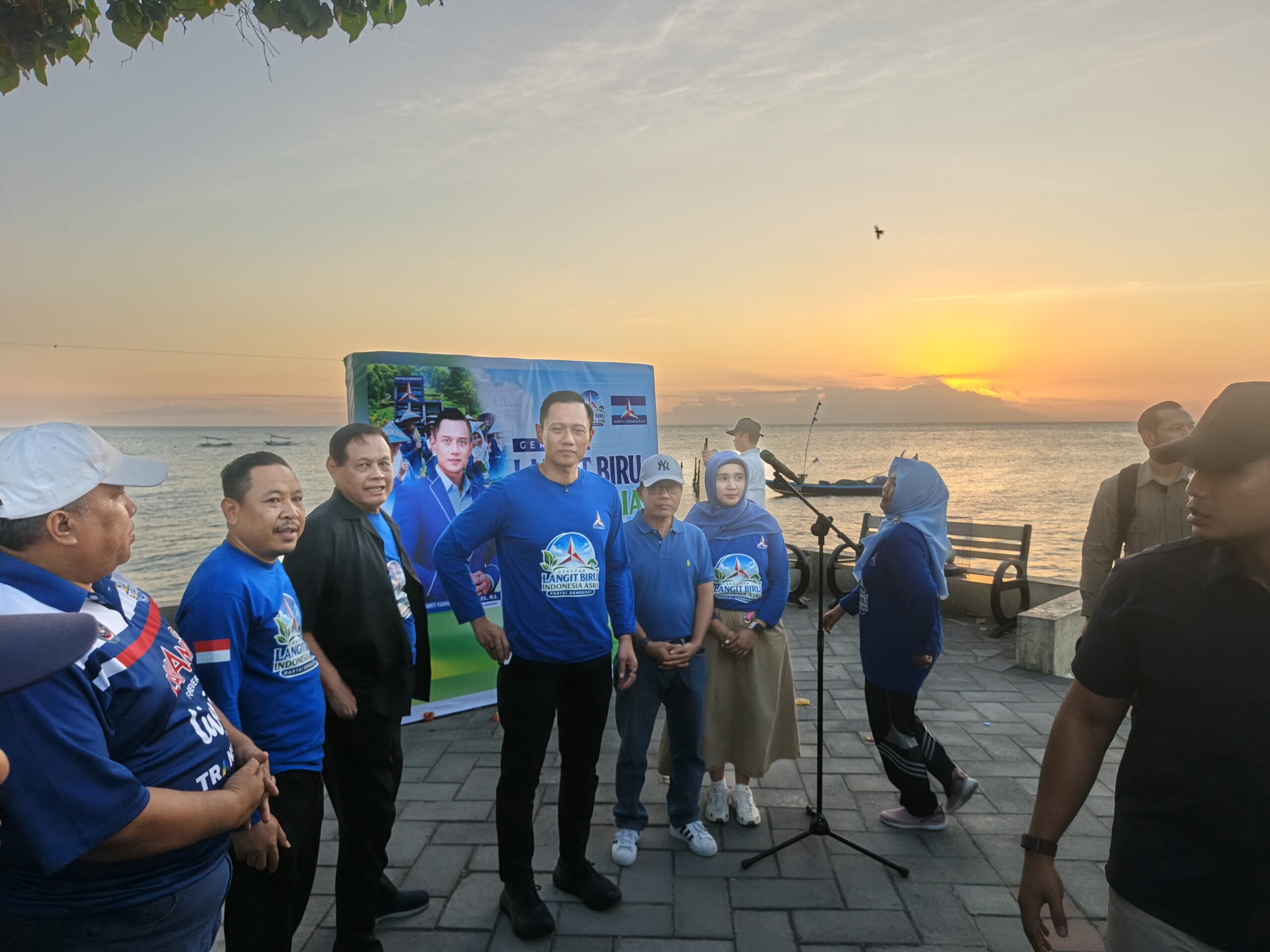 AHY Buka Peluang Kaji Penanganan Abrasi Pesisir Mataram, Tegaskan Penanganan Harus Berbasis Pemetaan Risiko
